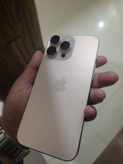 Apple iPhone 16 Pro Max jv