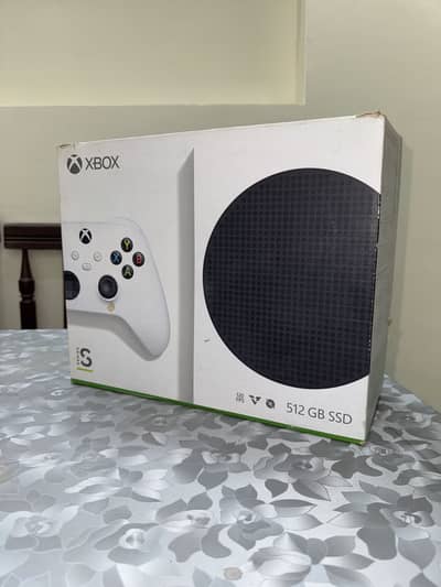 Xbox Series S good as new full clean