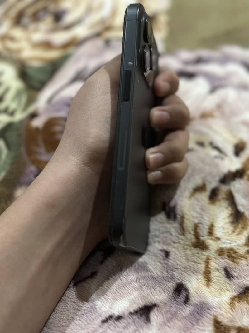 iPhone 15 pro 5