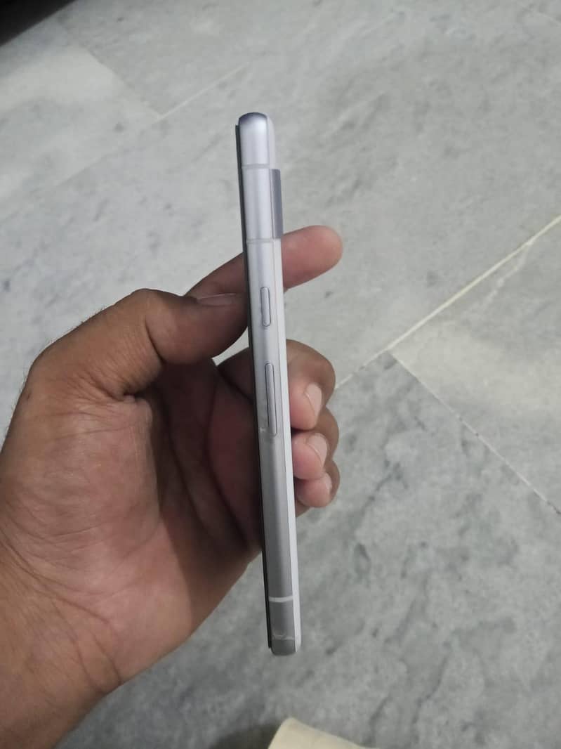 Google Pixel 7a 5