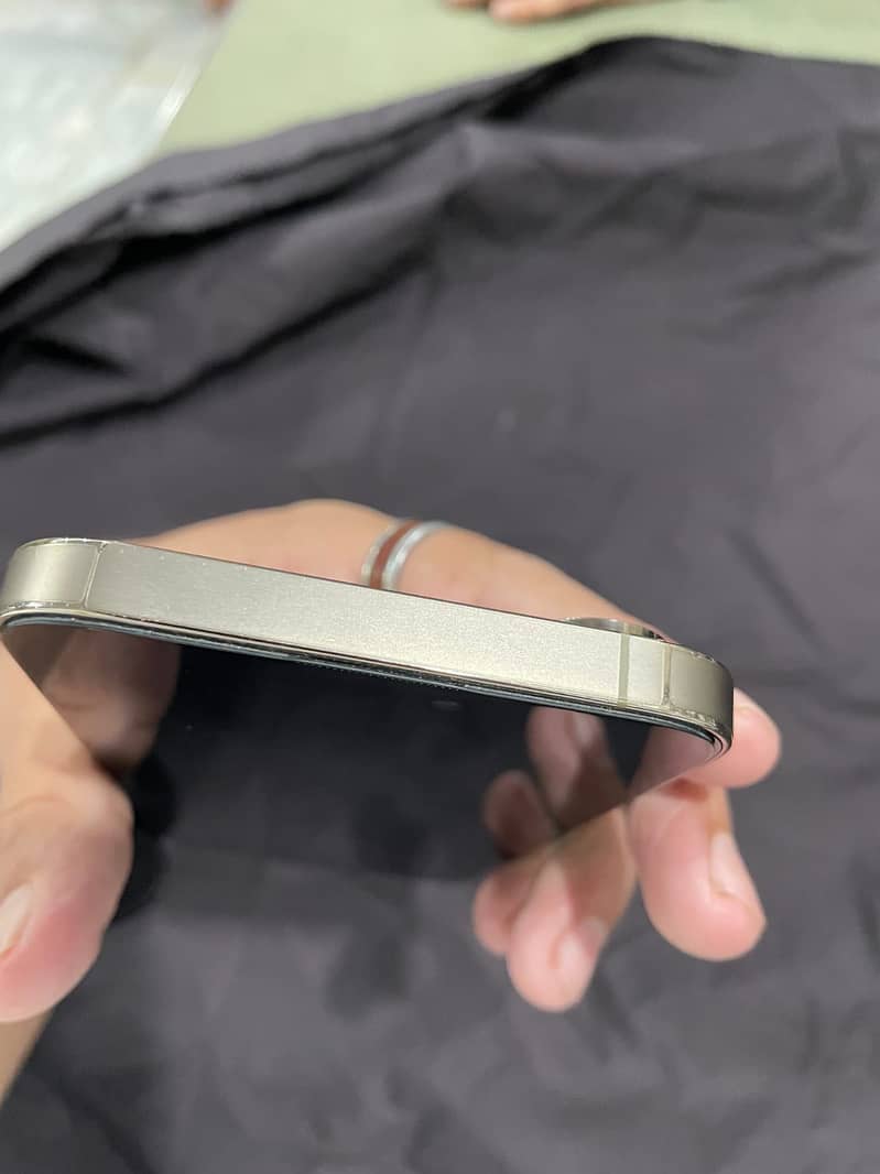 Apple iPhone 14 Pro Max 2