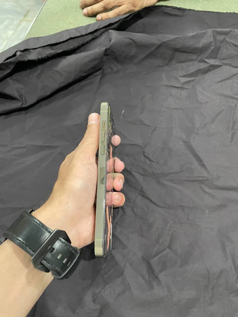 Apple iPhone 14 Pro Max 3