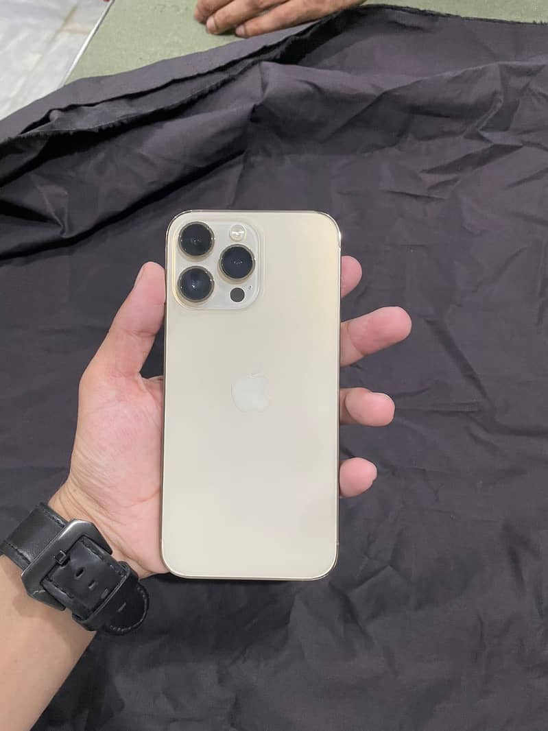 Apple iPhone 14 Pro Max 4
