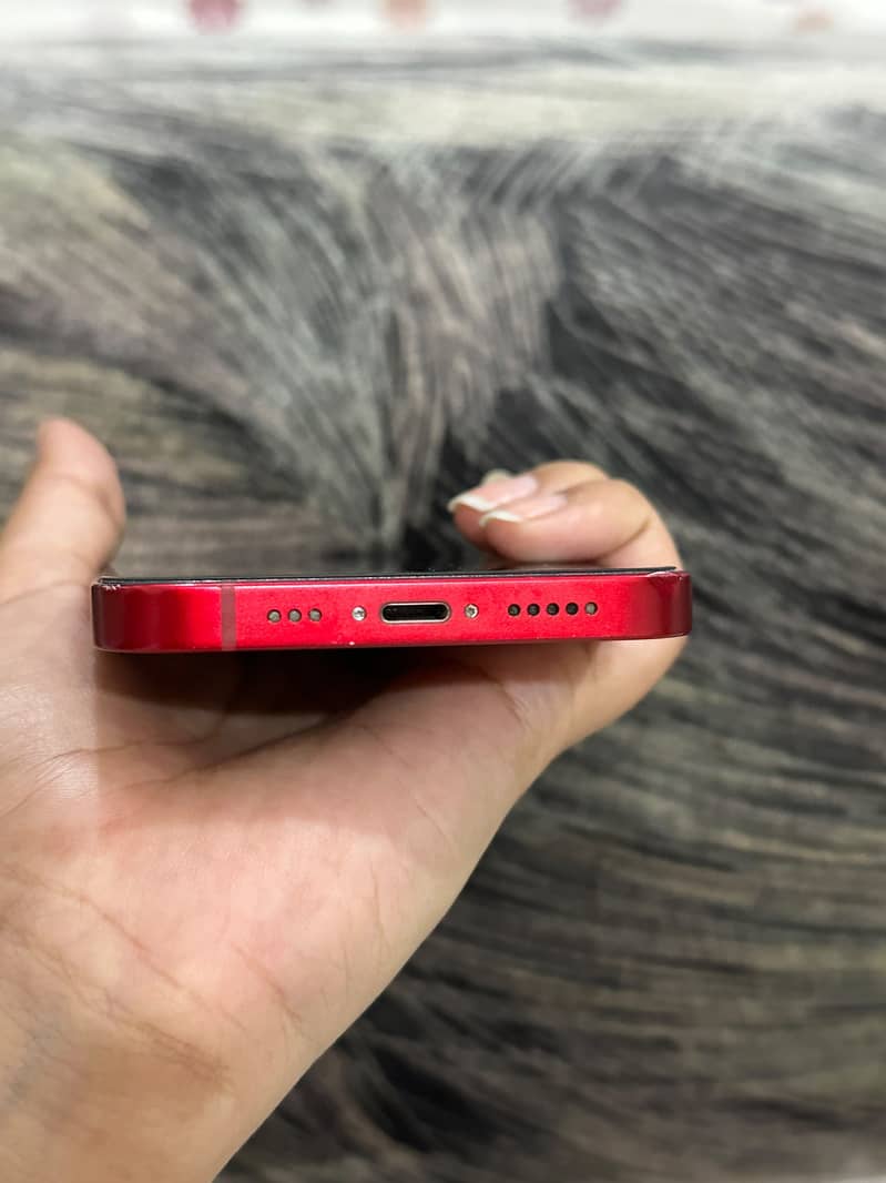 Apple iPhone 13 2
