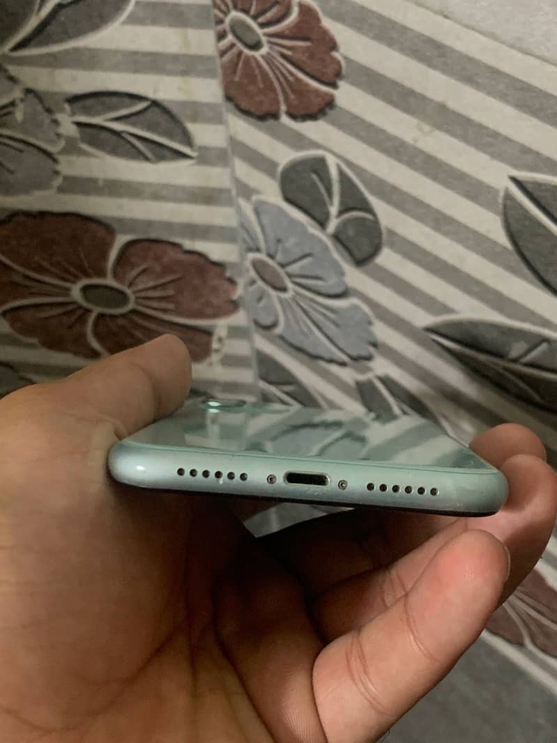 Apple iPhone 11 5