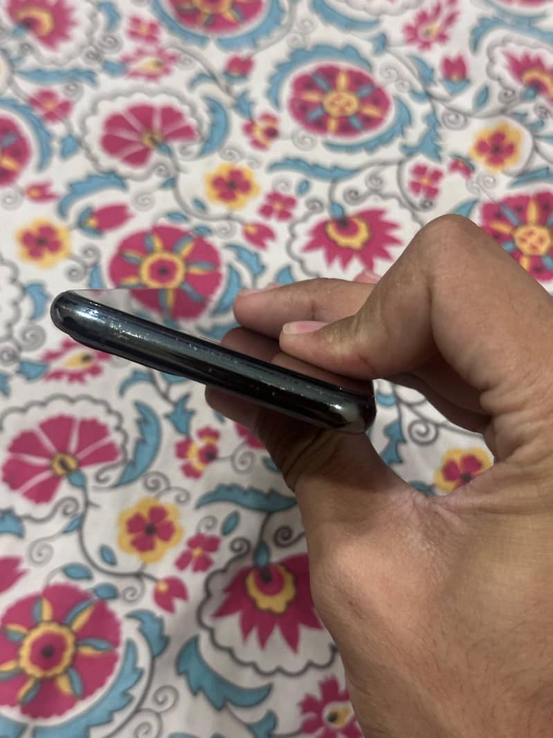 Apple iPhone 11 Pro 3