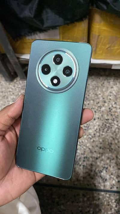 OPPO Reno12 F
