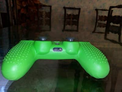 Original DualShock 4 Controller for PlayStation 4 - Perfect condition