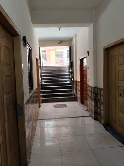 One bedroom unfurnished flat available for rent in E11 2