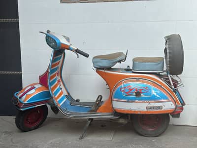 Vespa P150s