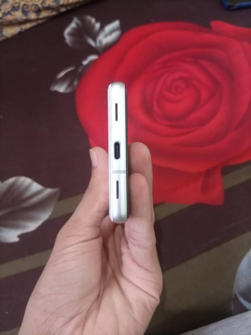 Google Pixel 7a 3