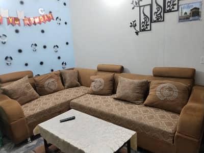 l shaped sofa with cushions