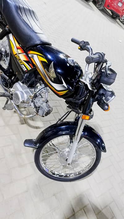 Honda CD70 2022 model Karachi num 1st owner Genuine mint condition