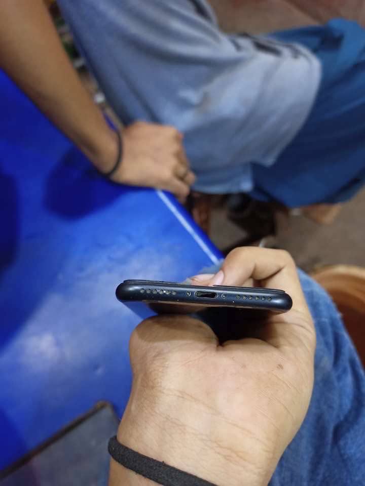 Apple iPhone 7 2