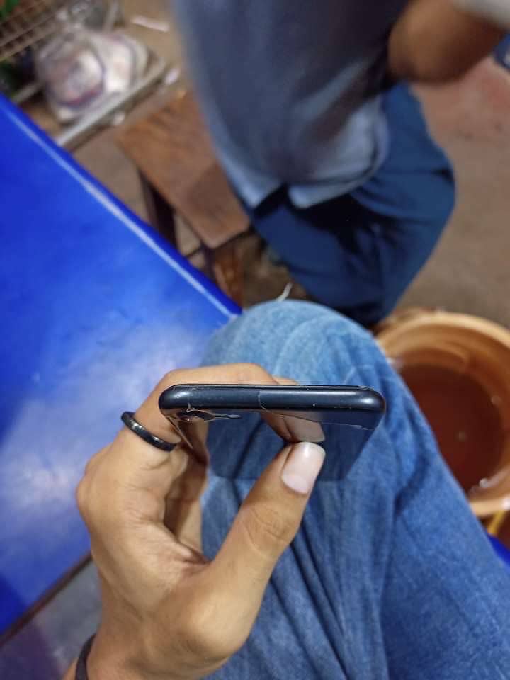 Apple iPhone 7 4