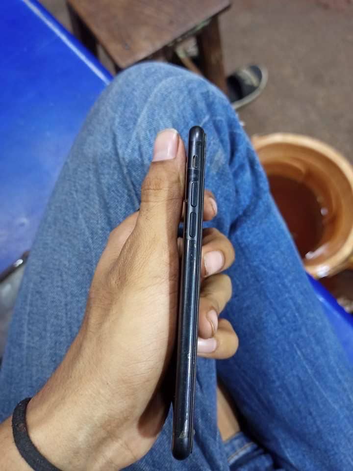 Apple iPhone 7 5