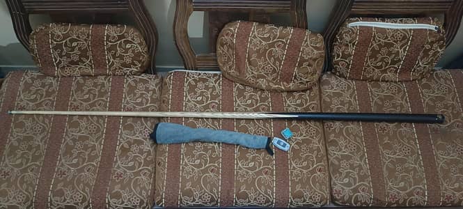 JHON PARIS ONE PEICE CUE WITH LP MAGNET CHALK HOLDER