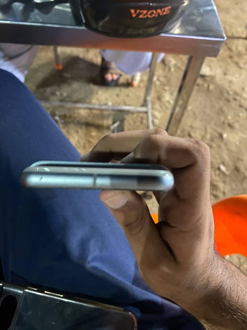 Google Pixel 8 4