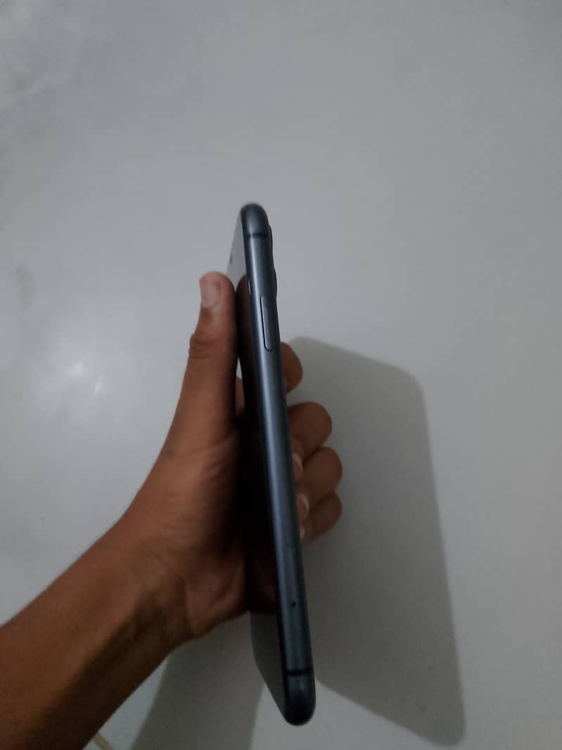 Apple iPhone 11 6