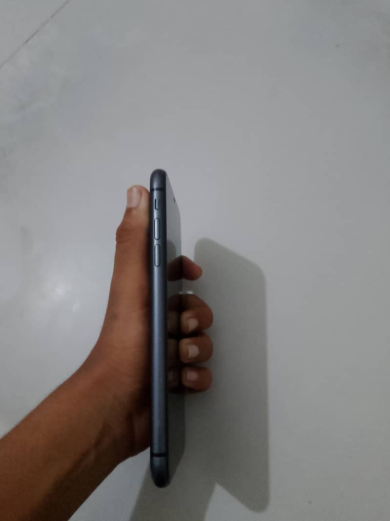 Apple iPhone 11 8