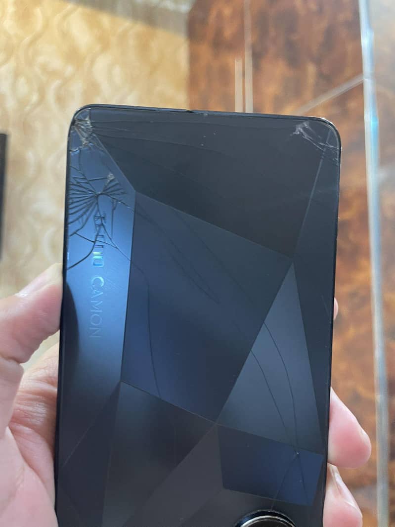 Tecno CAMON 20 2