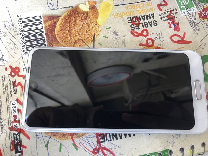 Sharp Aquos R2 0