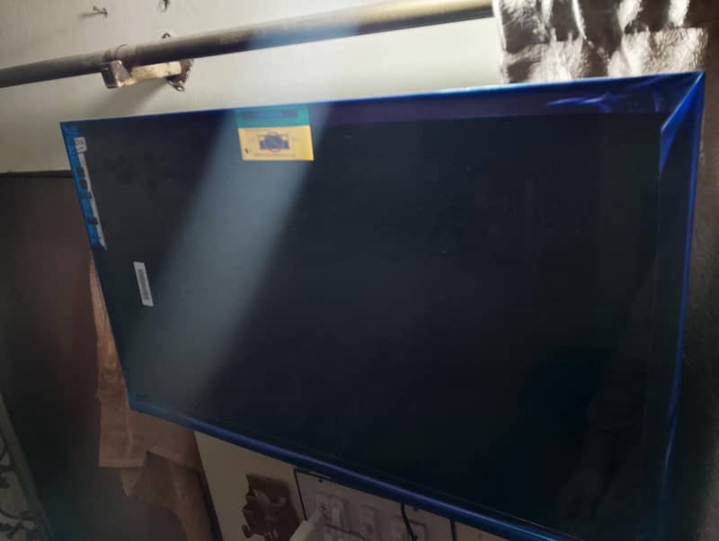 LED 32 inch 4