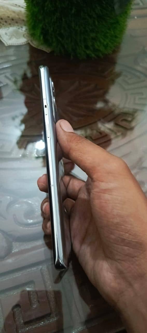 One Plus 9 Pro 6