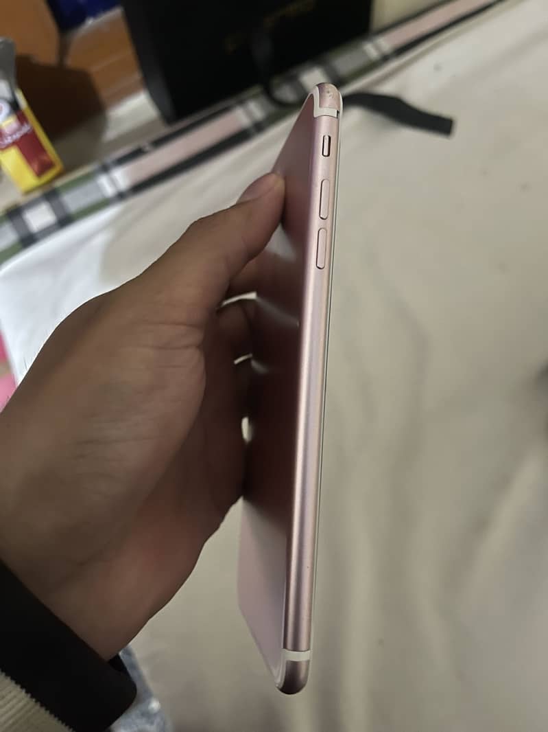 Apple iPhone 7 Plus 2