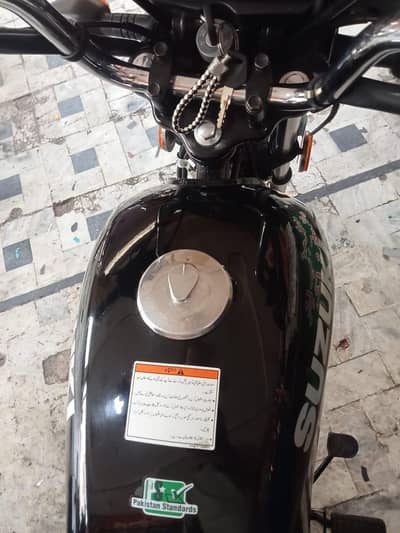 Suzuki 110 Black color 2025 model urgent sale