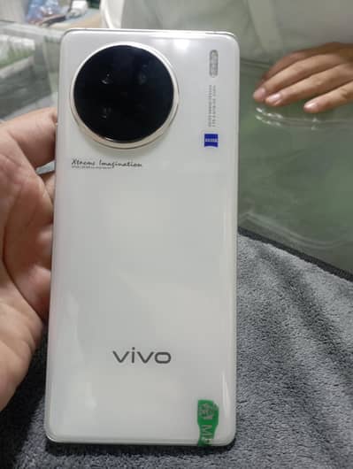 Vivo X90s