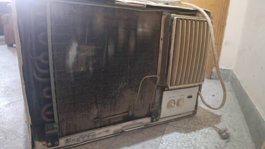 window AC 1.5 ton in brand new comdition