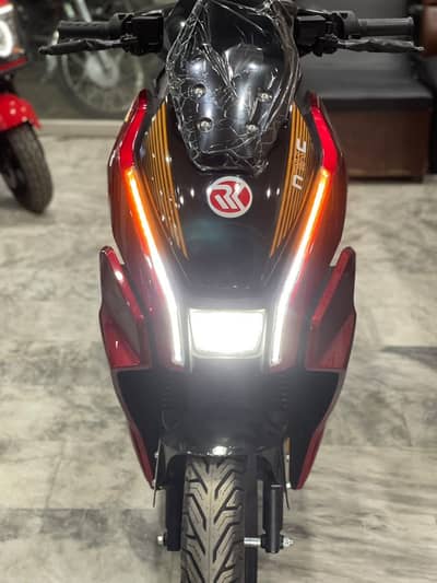 Ev scooty