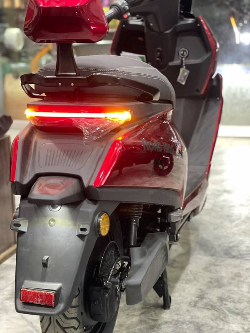 Ev scooty 1