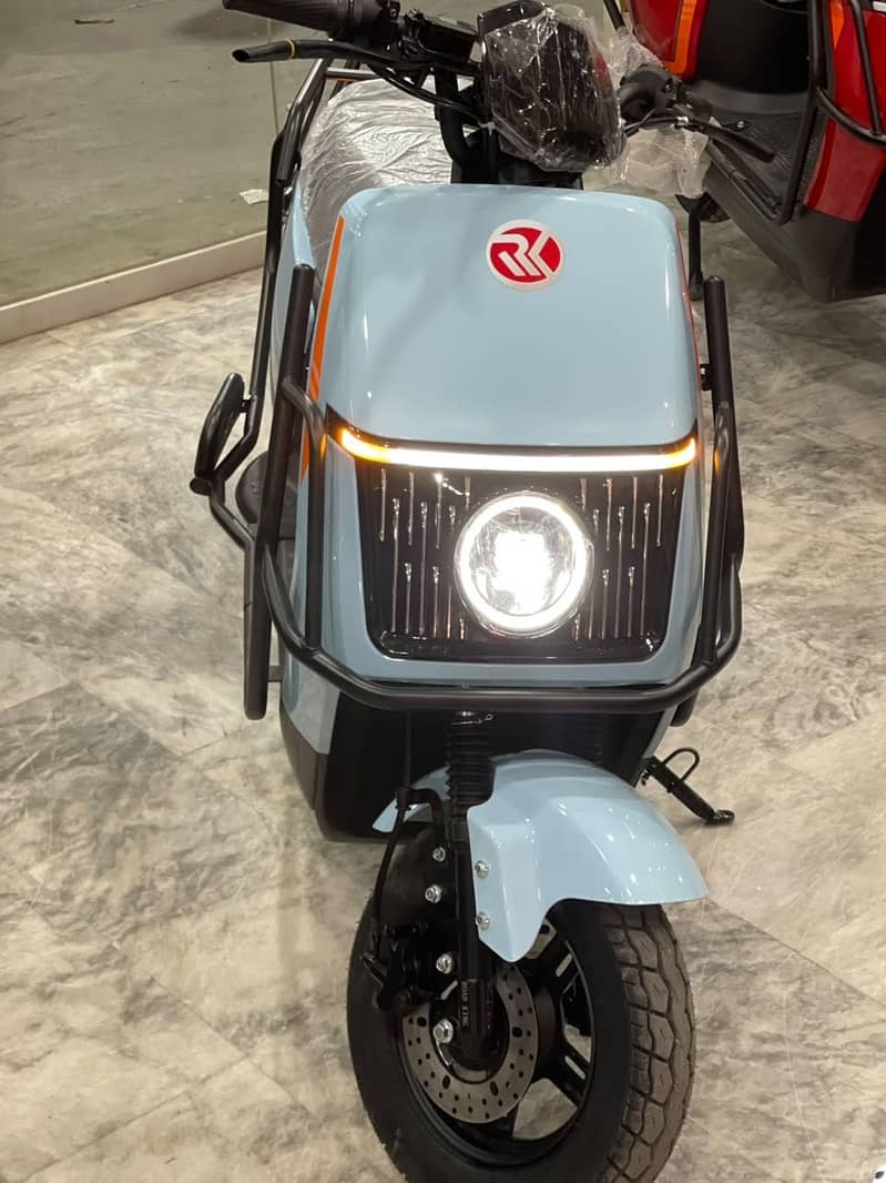 Ev scooty 10