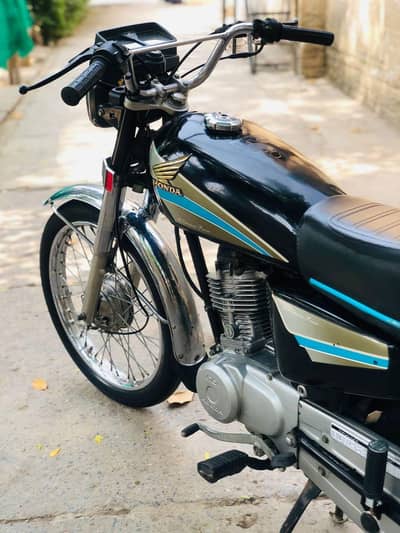 Honda 125 CG only contact my WhatsApp me