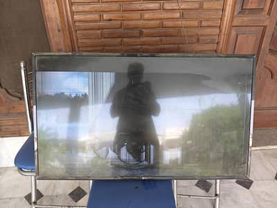 original LG 43 pinches