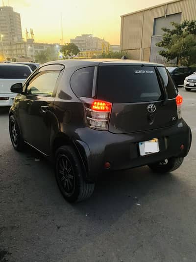 Toyota iQ