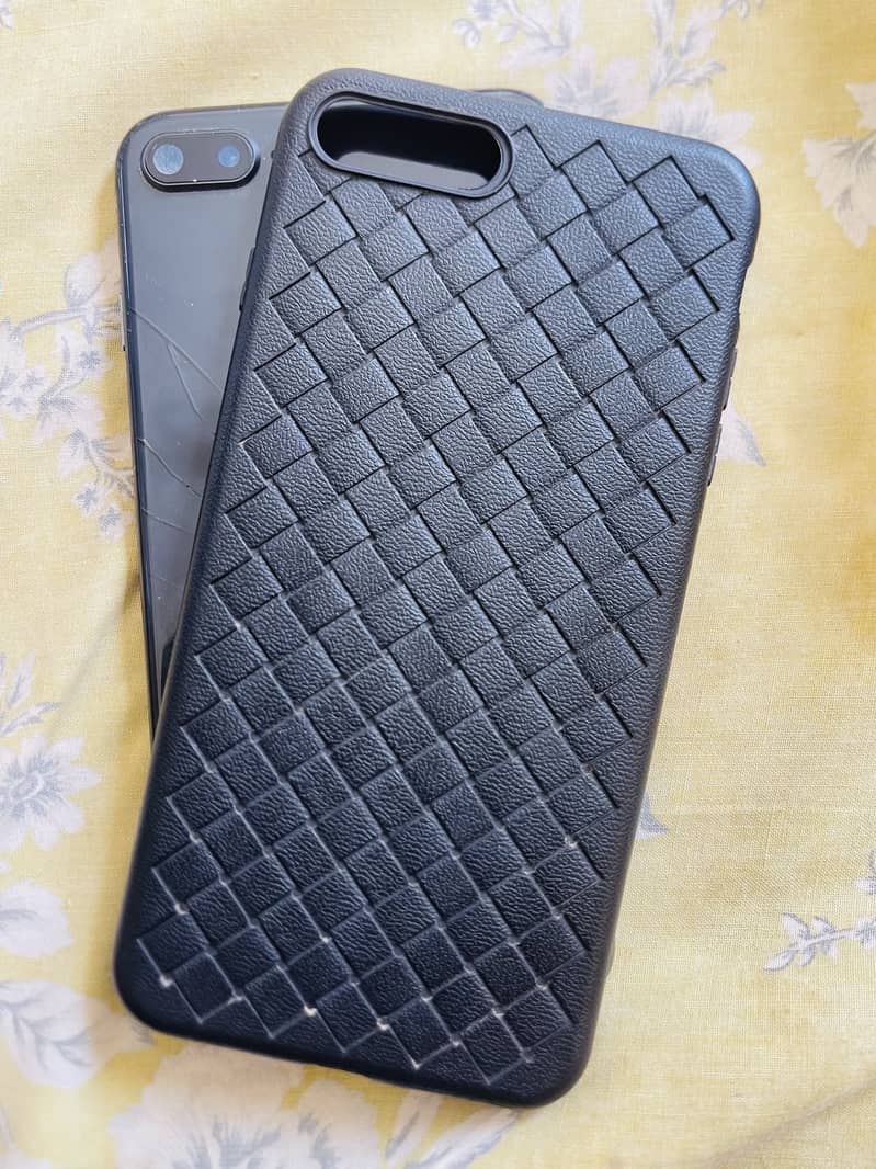 Apple iPhone 8 Plus 0