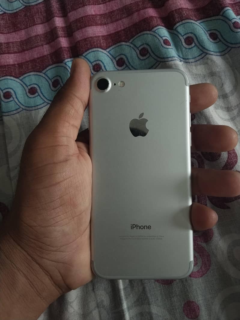 Apple iPhone 7 2