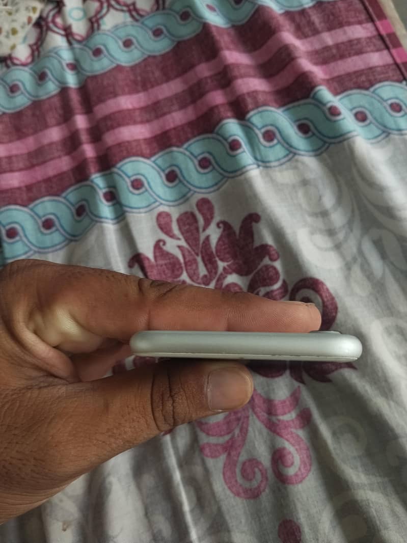 Apple iPhone 7 4