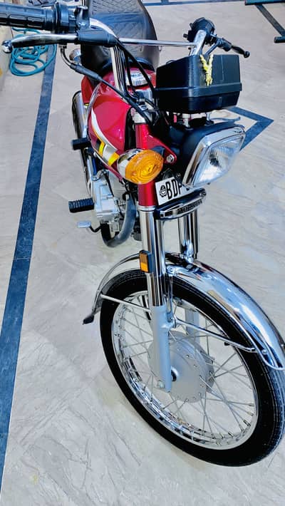 I’m selling my Honda 2025 model like new 03167920542