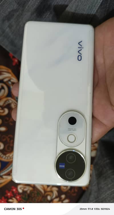 Vivo V40