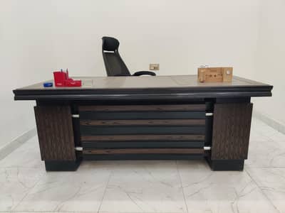 Office table executive (Size 6x3)