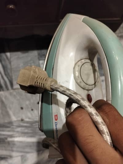 Dawlance dry iron