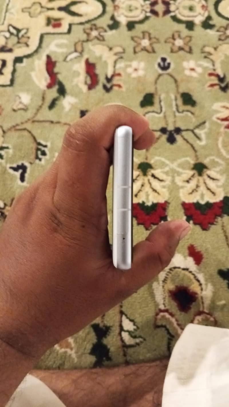 Google Pixel 7a 3