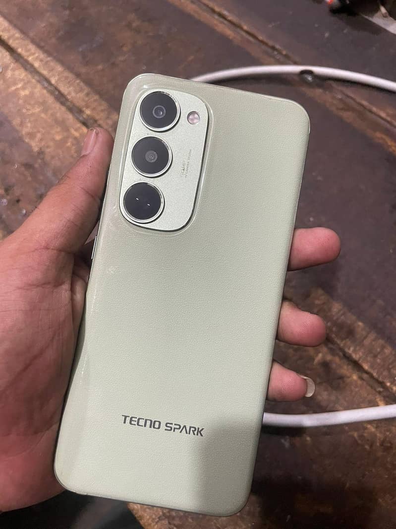 techno Spark 40 pro + 2