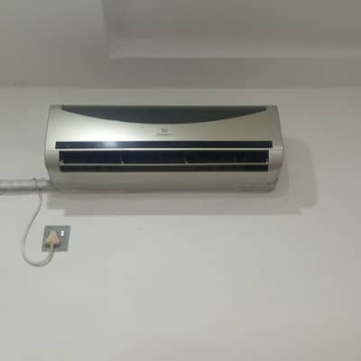 Dawlance Ac good condition