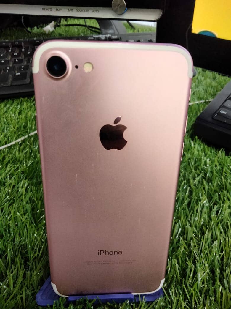 Apple iPhone 7 2