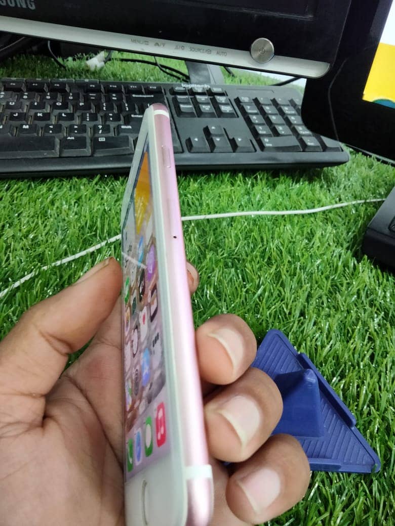 Apple iPhone 7 5